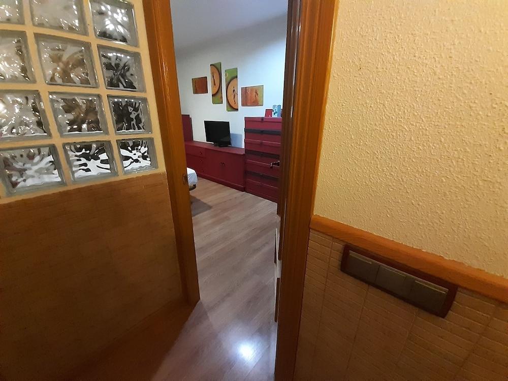 Ferienwohnung Trampantojo Apartamento En El Corazon De Pamplona Exterior foto