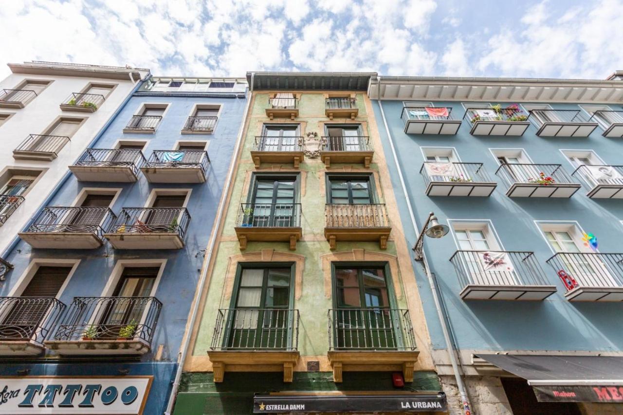 Ferienwohnung Trampantojo Apartamento En El Corazon De Pamplona Exterior foto