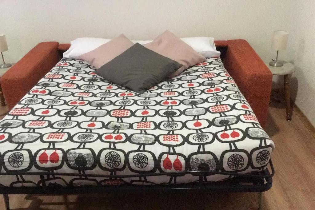 Ferienwohnung Trampantojo Apartamento En El Corazon De Pamplona Exterior foto