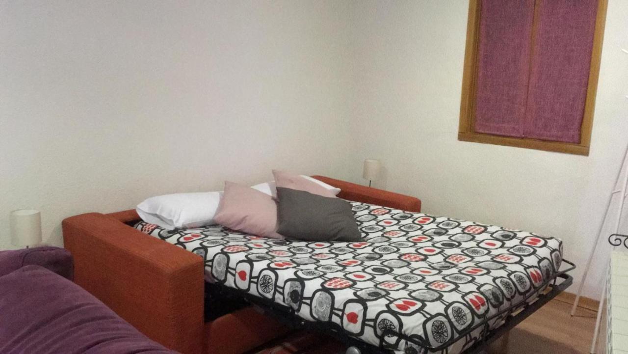 Ferienwohnung Trampantojo Apartamento En El Corazon De Pamplona Exterior foto